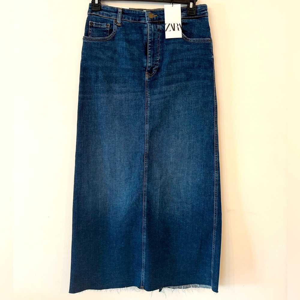 ZARA Denim Midi Skirt Size L Blue Raw Hem NWT